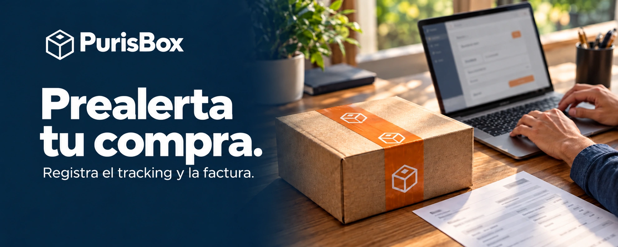 PurisBox. Prealerta tu compra. Registra el tracking y la factura. Una persona registra su compra con una computadora.